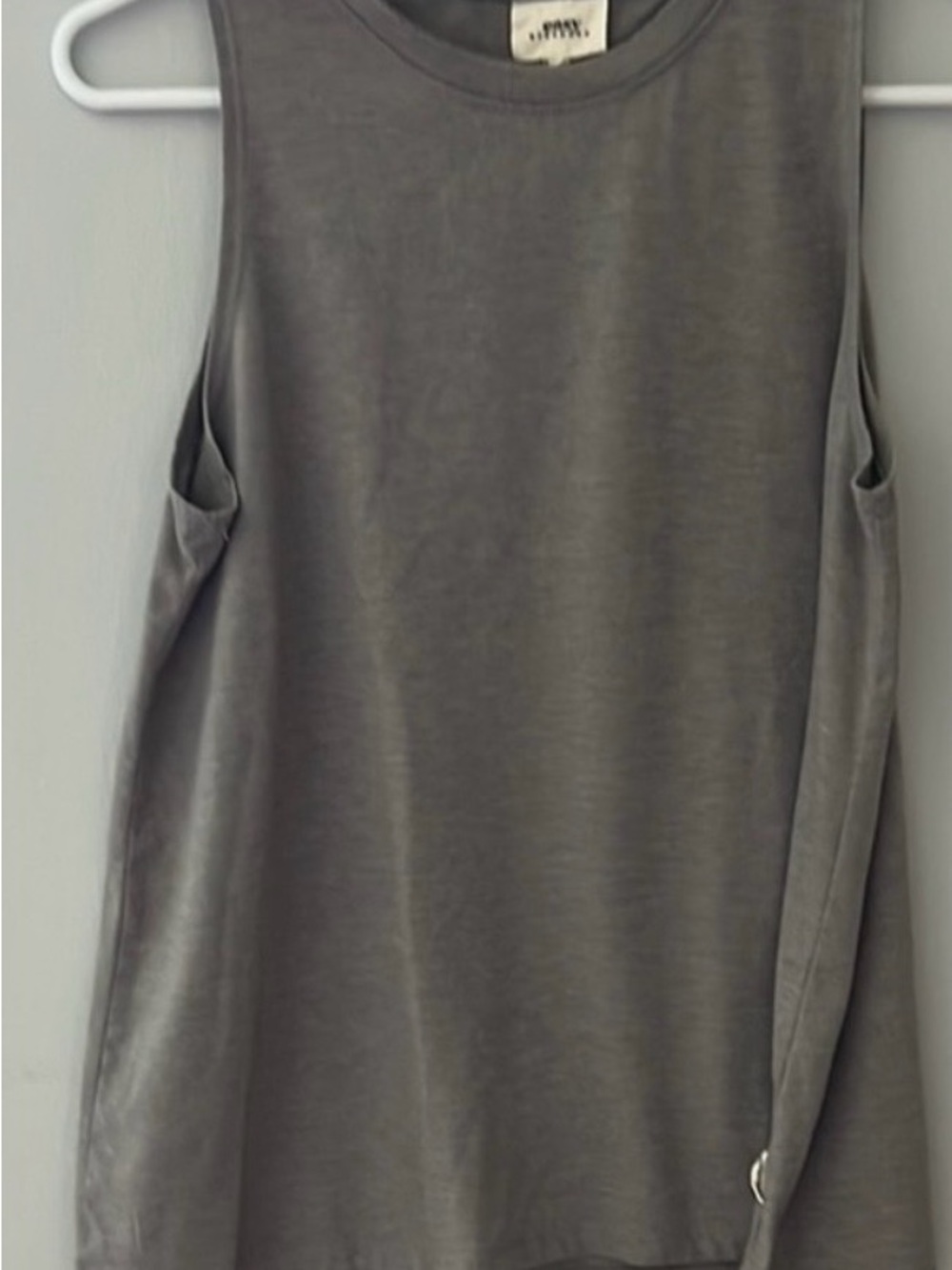 Easy Standard sleeveless Crewneck Tee Set of 3 in Cream, Rose Pink & Light Gray - Picture 4 of 4